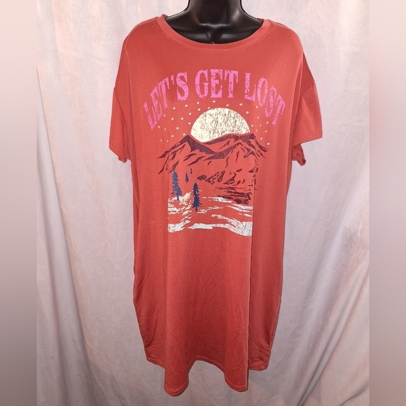 Rust Graphic T-Shirt with Mountain Design - Picture 1 of 6
